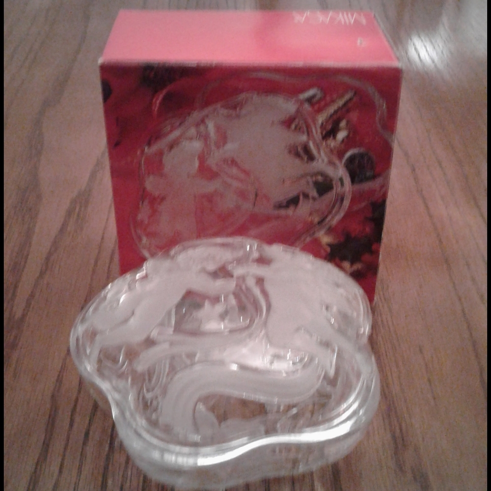 Mikasa covered box